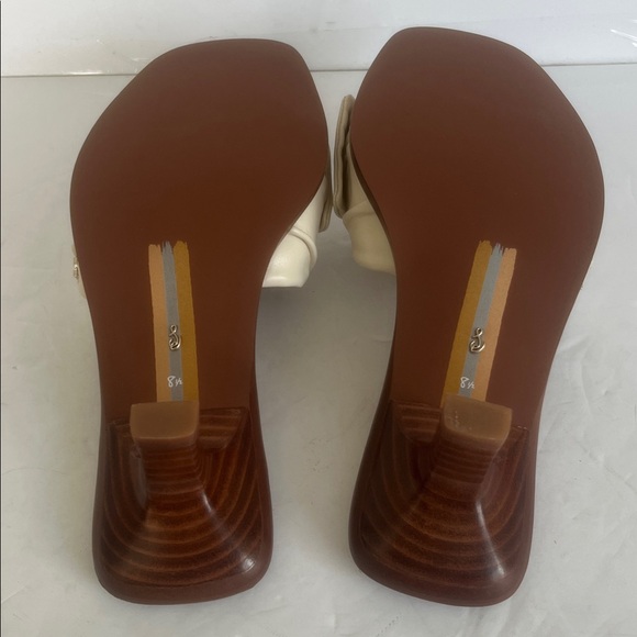 SAM EDELMAN Women's Darcie Ivory LEATHER Bow Kitten Heels Sandals Size 8.5 NWT - Picture 9 of 11